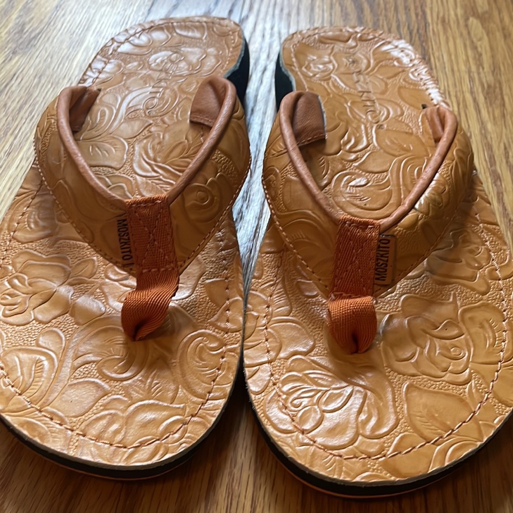 Sandals - Picture 2 of 4